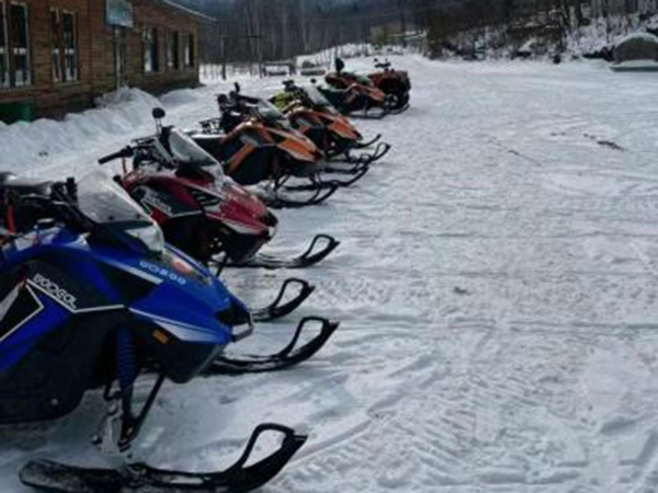 Snow mobile