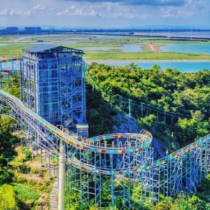 Glass water slippery