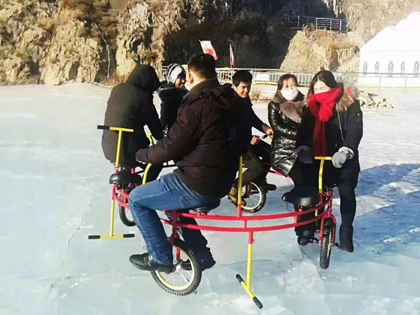 冰雪地自行车