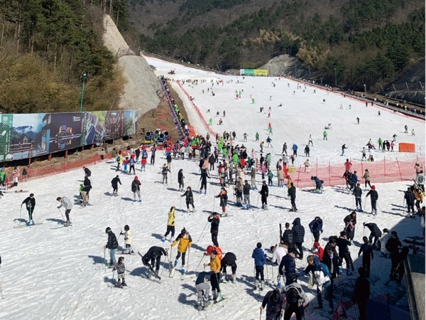 蒙古自治区锡林郭勒盟滑雪场