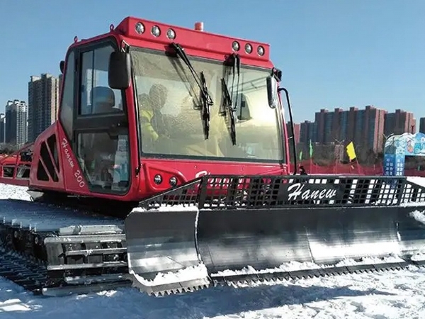 内蒙古呼和浩特压雪机