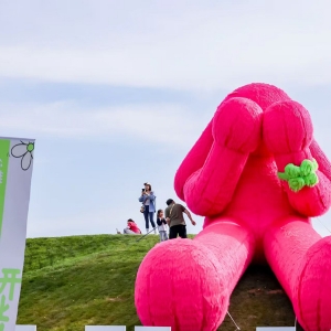 网红打卡 巨型芭比兔